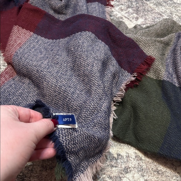 Colorblock Scarf - Picture 3 of 4